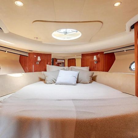 Confortable Y Lujoso Yate Deportivo ซานต์อาเตรียเดเบซอซ ภายนอก รูปภาพ