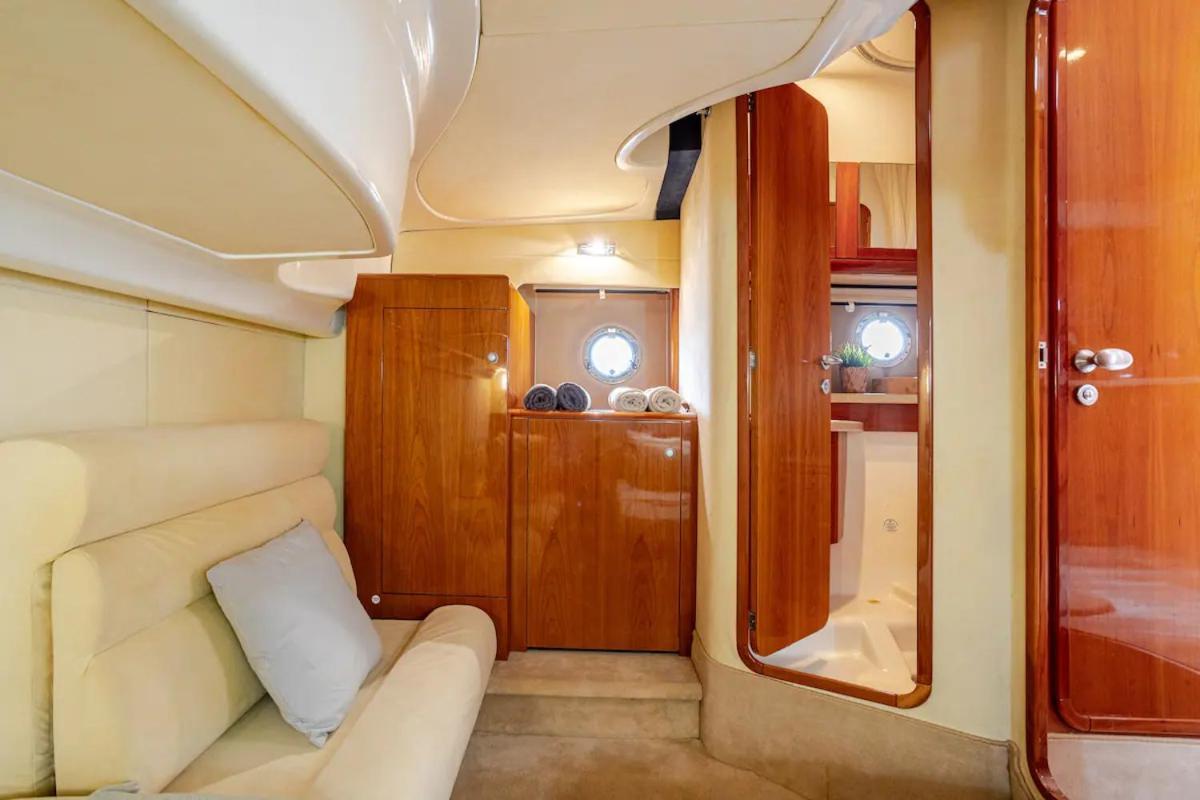 Confortable Y Lujoso Yate Deportivo ซานต์อาเตรียเดเบซอซ ภายนอก รูปภาพ